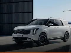 Kia Carnival price Jaipur hero image showing the Kia Carnival luxury MPV for buyers comparing premium family comfort and booking decisions.