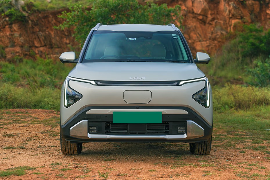 Kia Carens Clavis EV image in Dausa